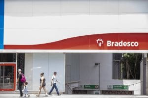 TST invalida reintegração de bancária dispensada pelo Bradesco durante a pandemia | Juristas