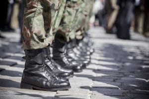 Polêmica: Militar filmada no quartel durante o banho deve ser indenizada | Juristas