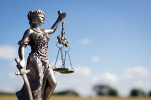 Gratificação para servidor comissionado estar disponível em tempo integral é inconstitucional 1 | Juristas Ação Direta de Inconstitucionalidade (Adin) - Direito Constitucional