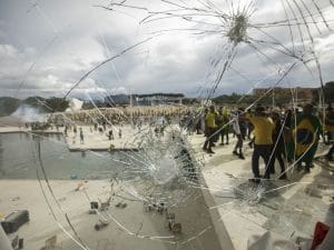 Ministro Alexandre de Moraes revela que manifestantes do 8/1 pretendiam enforcá-lo na Praça dos Três Poderes | Juristas