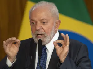 Desacordo entre governo Lula e centrão sobre veto à gratuidade no despacho de bagagens | Juristas
