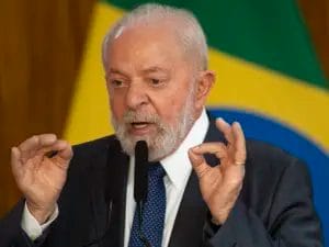 Desacordo entre governo Lula e centrão sobre veto à gratuidade no despacho de bagagens | Juristas