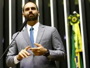 STF notifica deputado Eduardo Bolsonaro em queixa-crime por comparar professor a traficante | Juristas