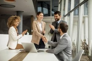 Assessoria jurídica e compliance: os trilhos certos de toda empresa 2 | Juristas Assessoria jurídica e compliance: os trilhos certos de toda empresa | Juristas