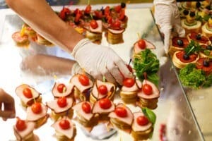 Modelo - Contrato de prestação de serviços de catering 1 | Juristas Serviços de Catering