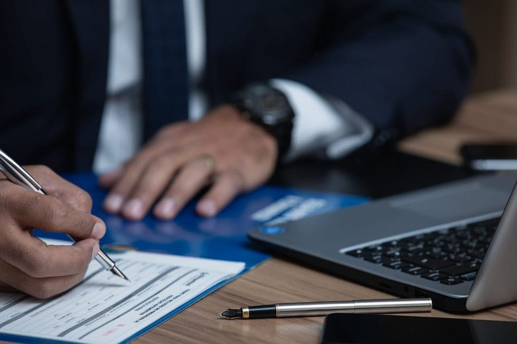 Modelo de Contrato de Parceria entre Advogado e Escritório de Advocacia 1 | Juristas right, advocacy, lex